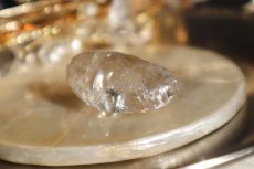 画像2:  【開運/魔除け/邪気除け】水晶タンブルお守り24g (2)
