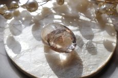 画像2: 【邪気除け/開運】レインボー水晶タンブル23g (2)